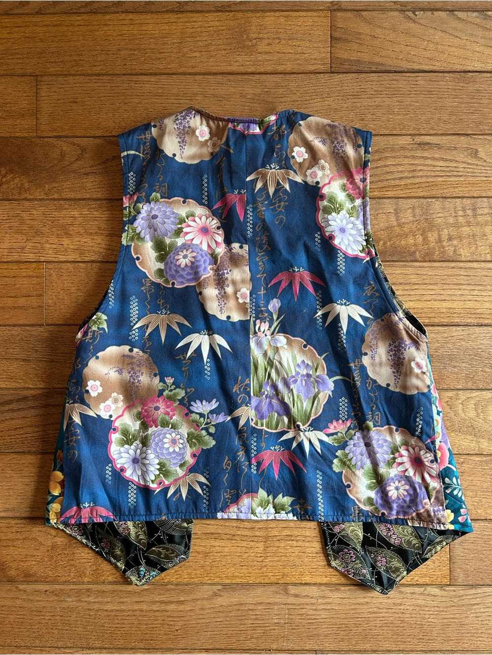 Whimsigoth reversible butterfly vest - Picture 3 of 9